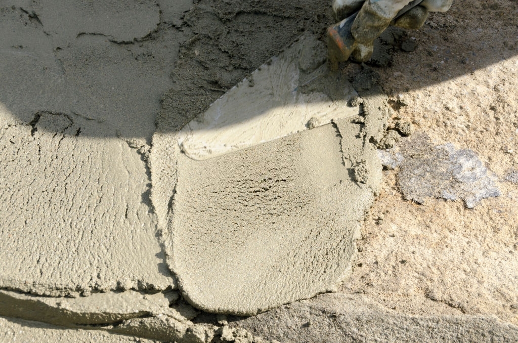 Готовый строительный цементный раствор для отделочных штукатурных работ
