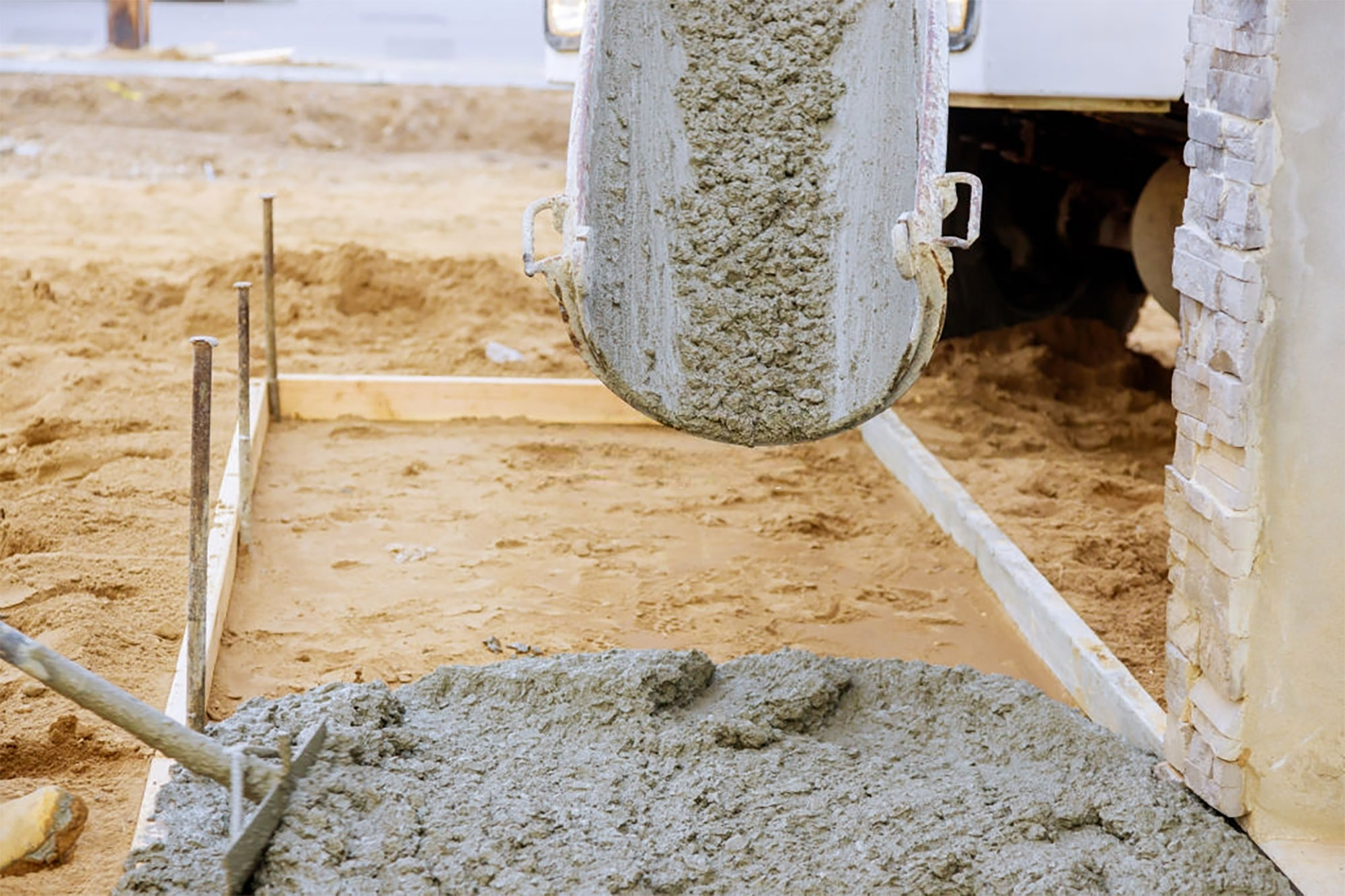 Подушка из песка для заливки бетонной смеси