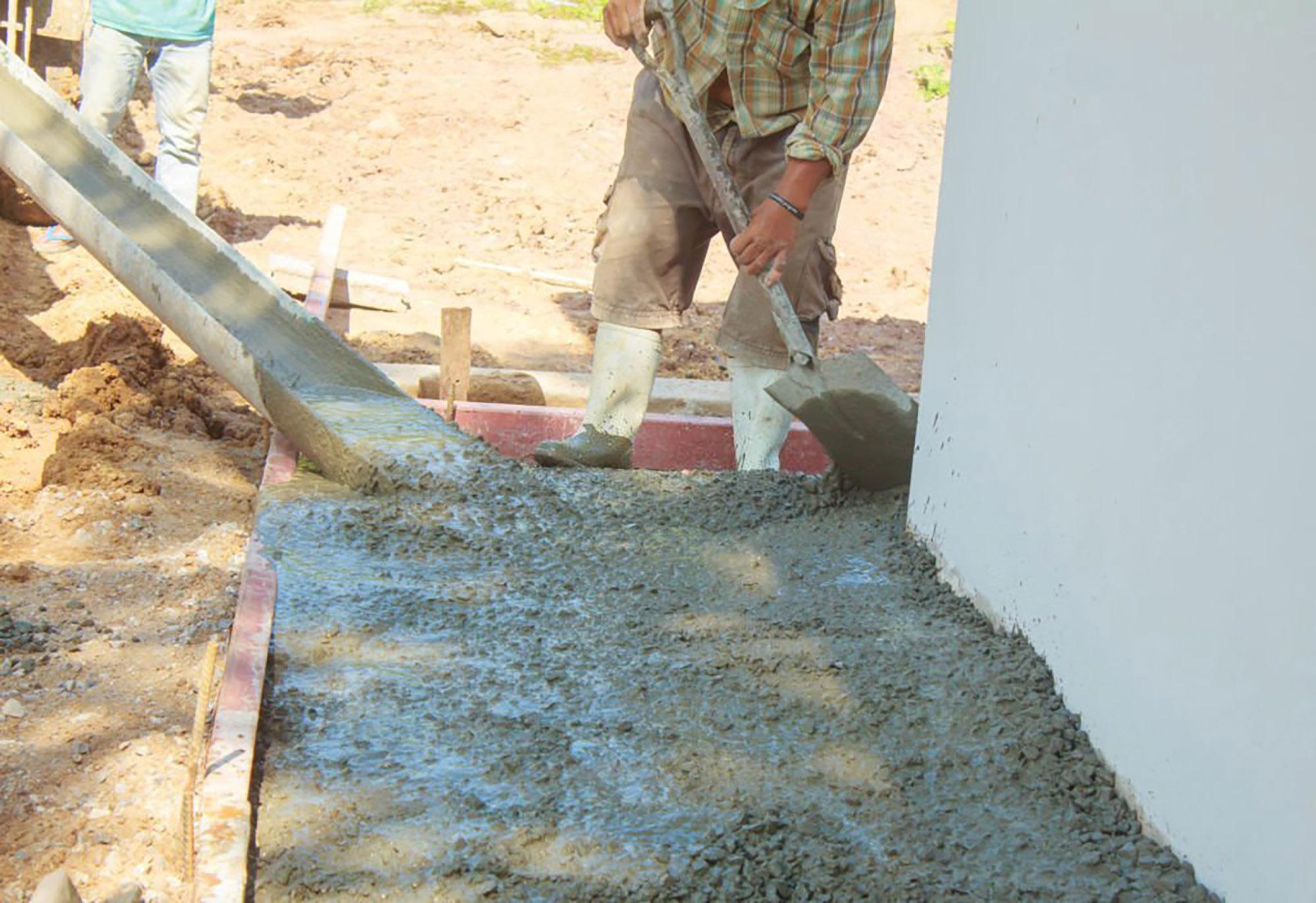 заливка отмостки бетоном