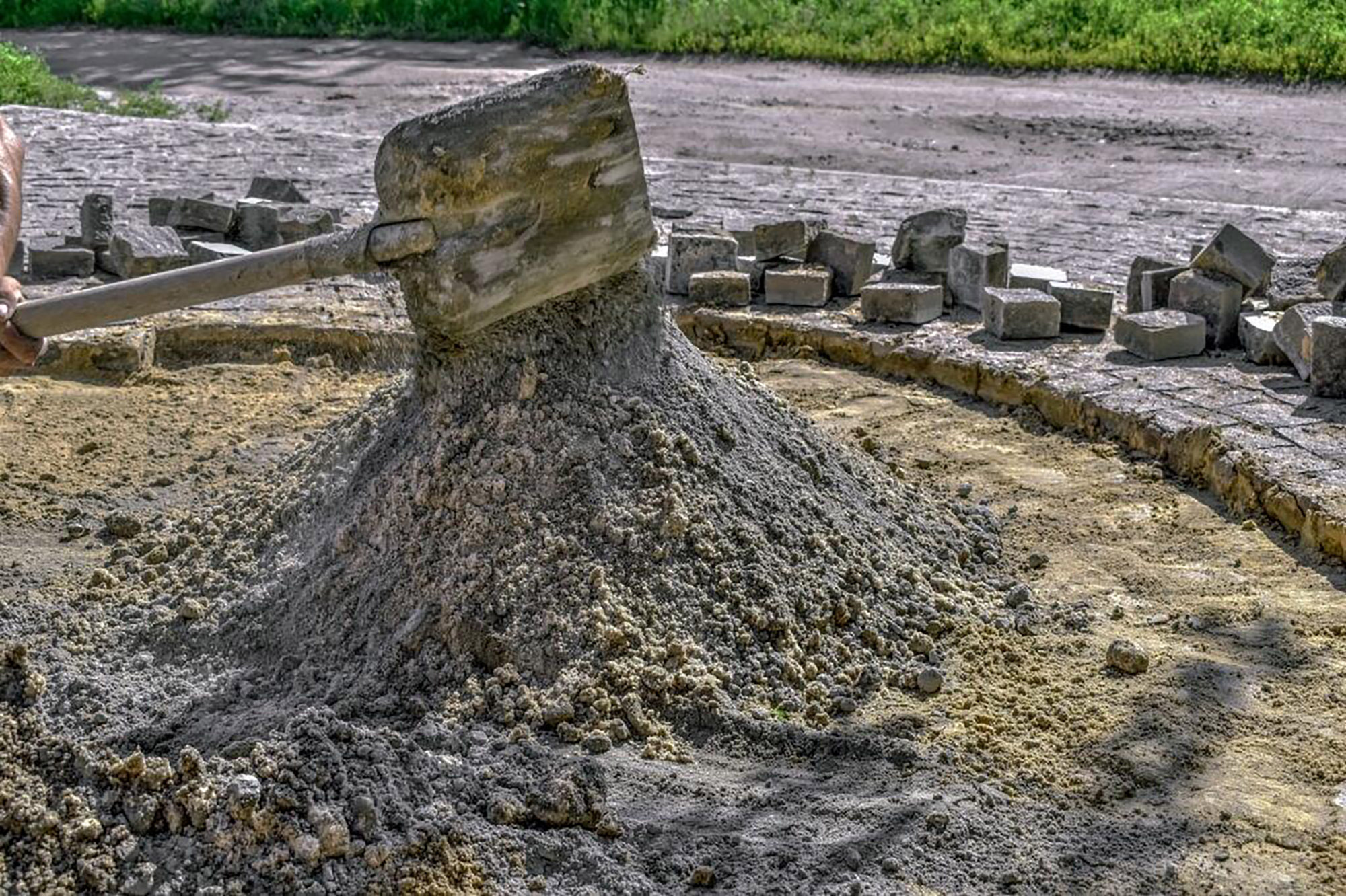Сухая цементно-песчаная смесь