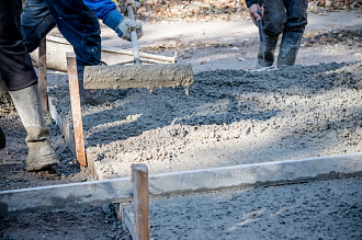 разгрузка готового бетона